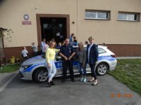 Policjant i dzieci szkolne