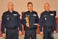 Od lewej komendant szkoły policji, asp. Krzysztof tacka i Komendant Głowny Policji